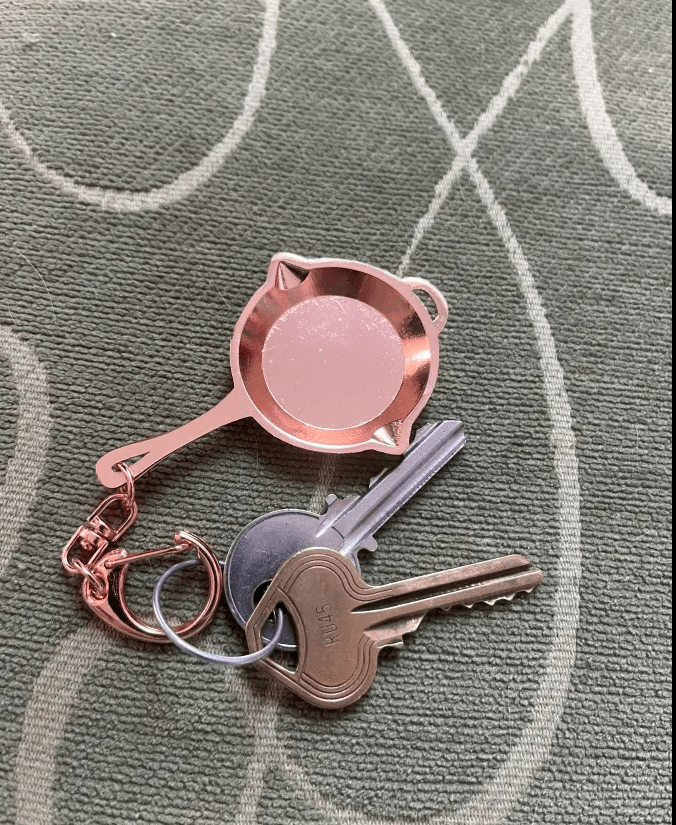 Frying Pan Keychain - The Wandering Inn Store - pirateaba