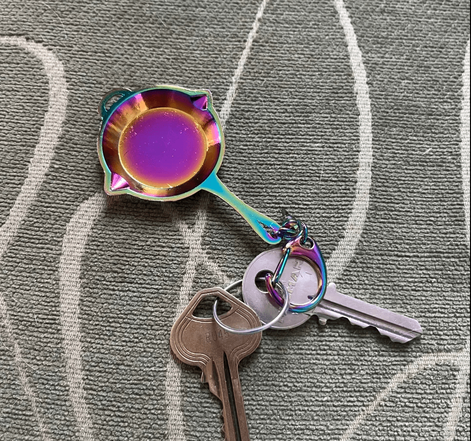 Frying Pan Keychain - The Wandering Inn Store - pirateaba