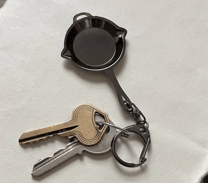 Frying Pan Keychain - The Wandering Inn Store - pirateaba